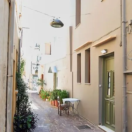 Centrally Yours: Spacious House In The Center * La Canée