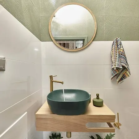 Centrally Yours: Spacious House In The Center Appartement *